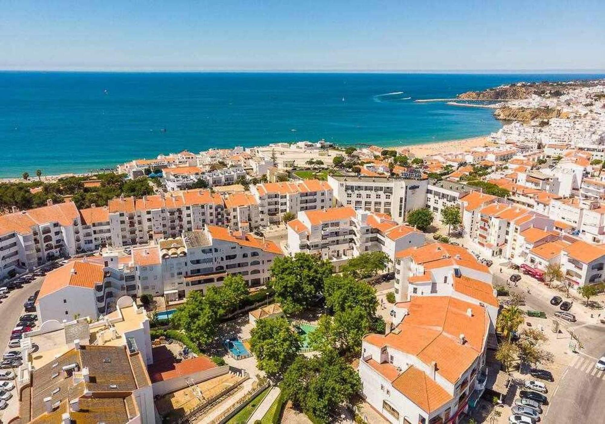 Central Town 2-Bedroom Apartment Albufeira Ngoại thất bức ảnh