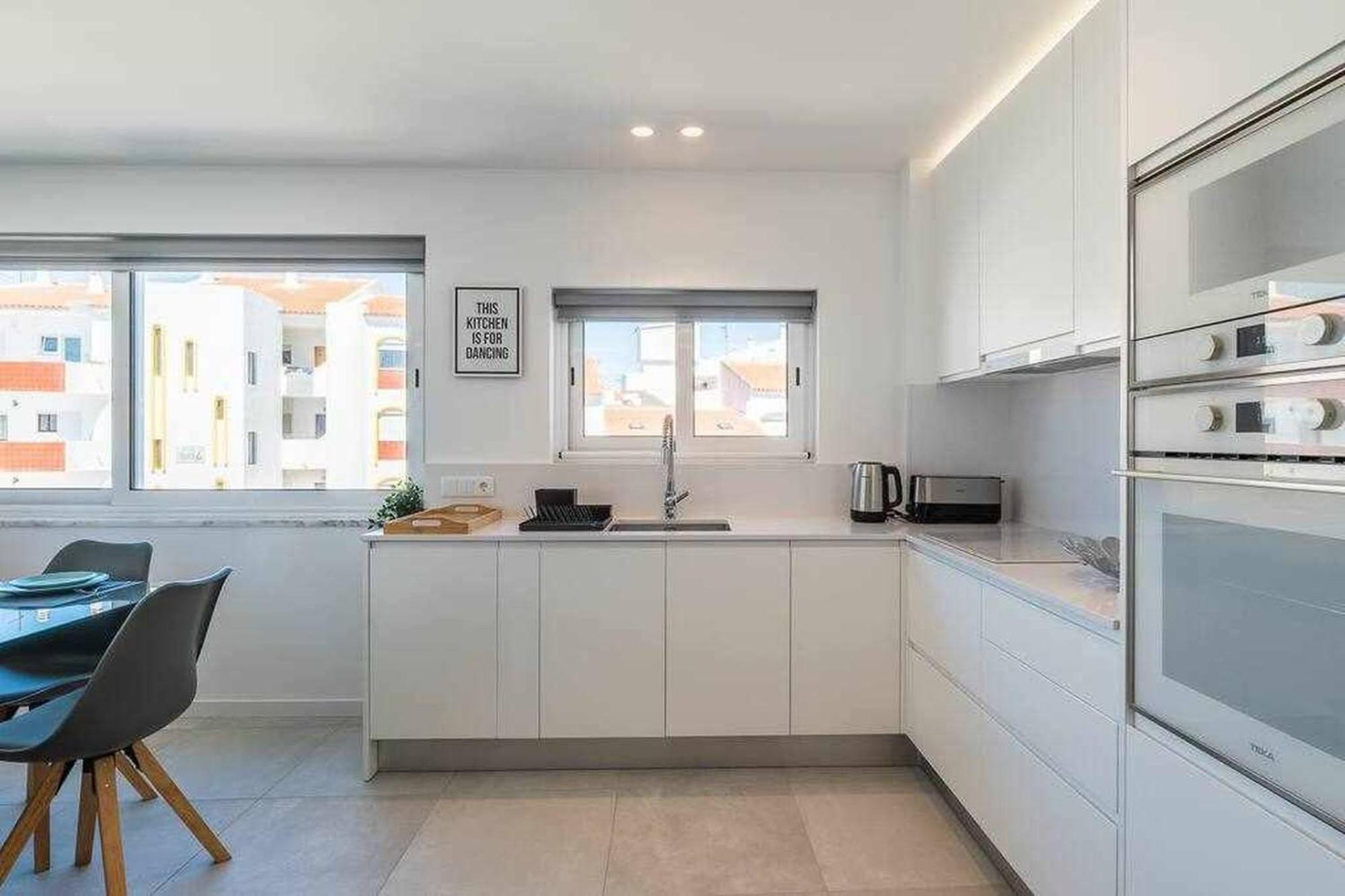 Central Town 2-Bedroom Apartment Albufeira Ngoại thất bức ảnh