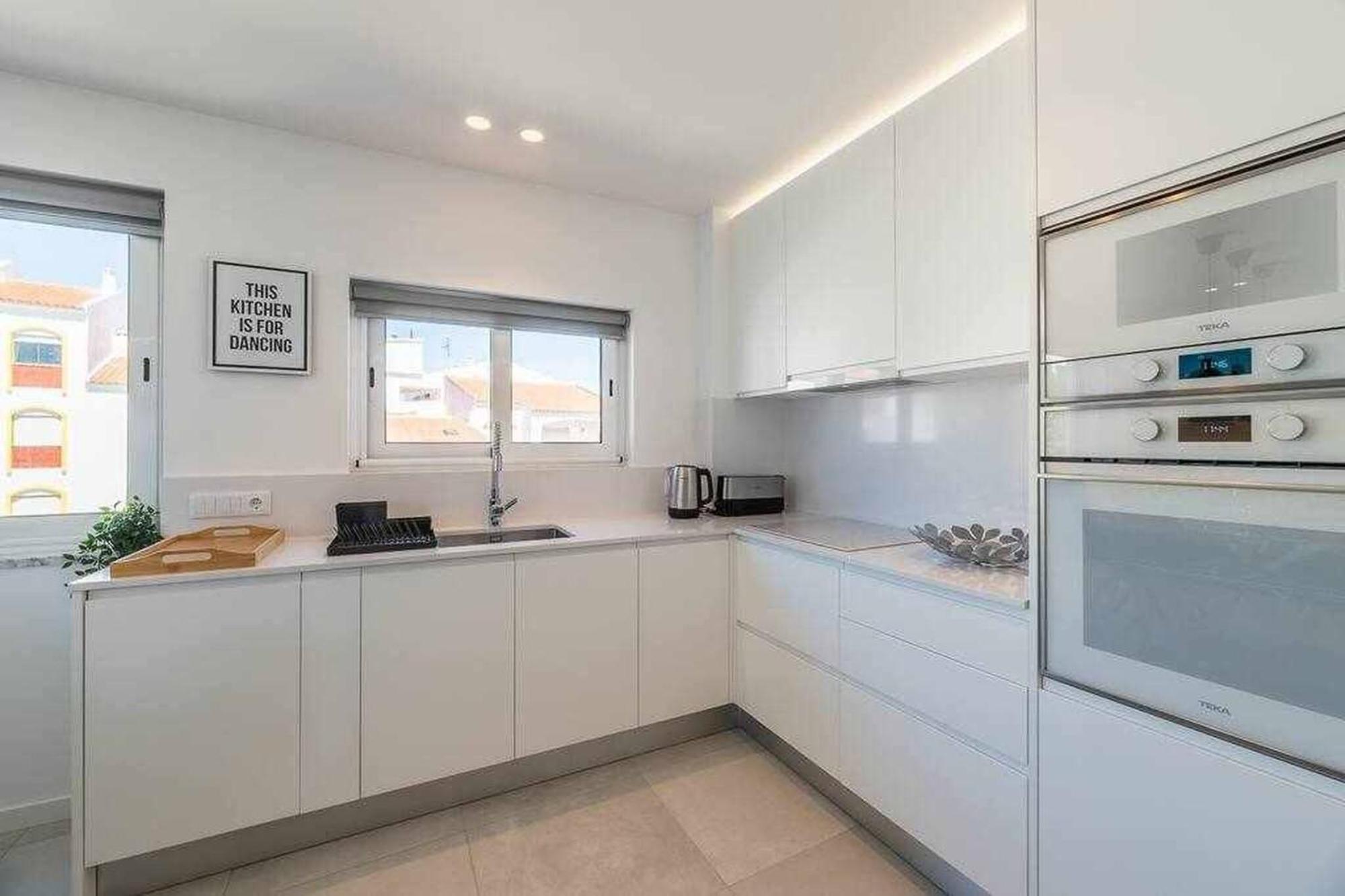 Central Town 2-Bedroom Apartment Albufeira Ngoại thất bức ảnh